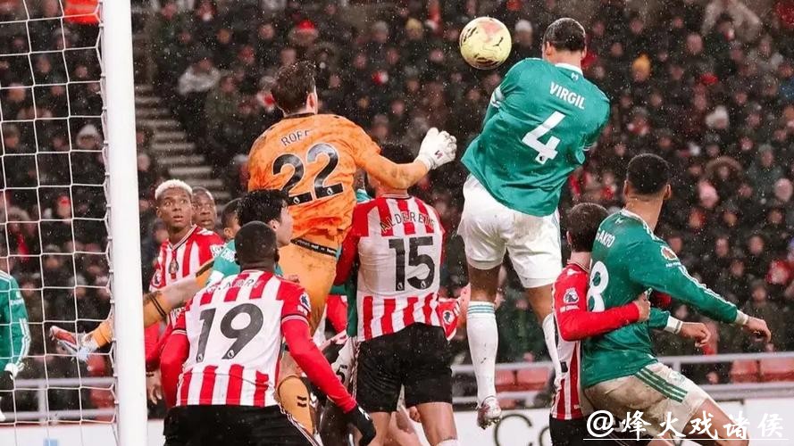 英超-范戴克建功萨拉赫助攻 利物浦1-0小胜桑德兰 英超-范戴克建功萨拉赫助攻 利物浦1-0小胜桑德兰