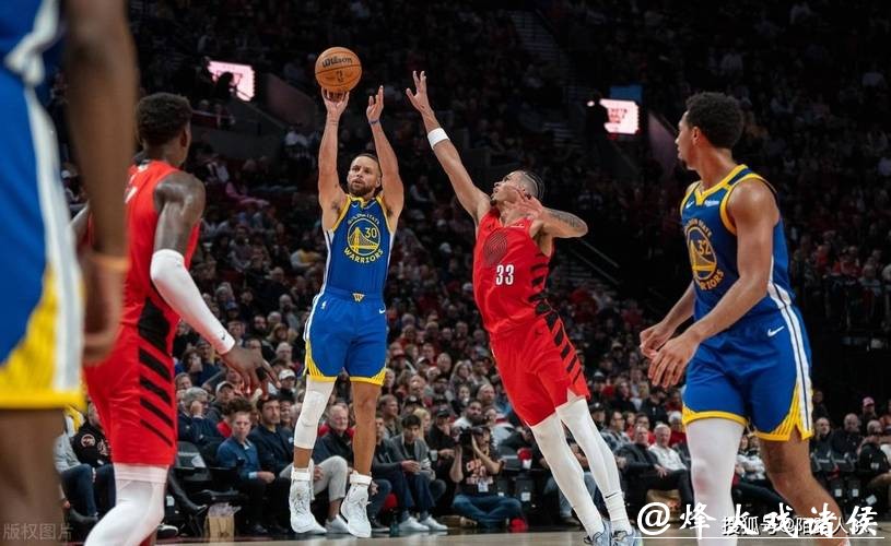 库里三节17+9+10新援22分 勇士大胜开拓者35分