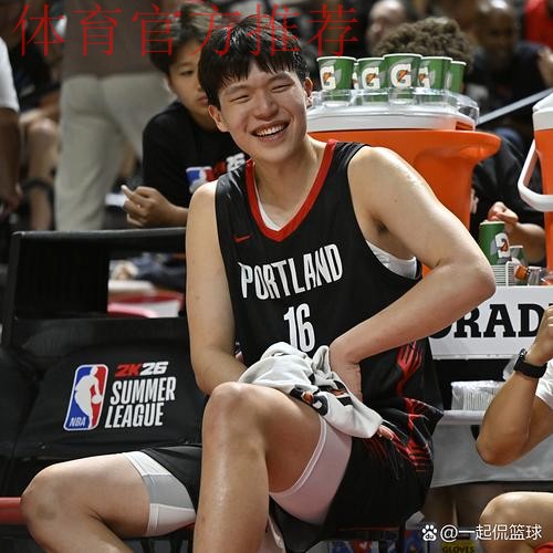 牛啊！杨瀚森首发，19分钟4分5篮板！末节大爆发，暴扣华裔中锋
